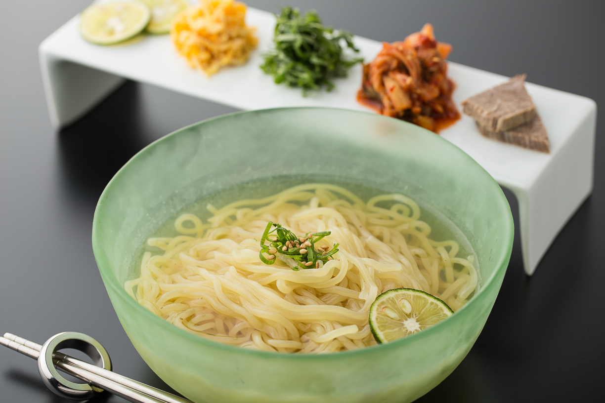 「焼肉ますお」世界一の冷麺として自負する自慢の冷麺です。スープは自家製にこだわり、5時間かけて毎日仕込むことによって、熟成された旨味をぜひ料理の後の締めとしてお召し上がりください。